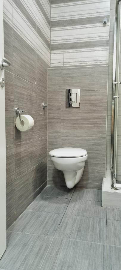 Grove II Apartment = Strict City Centre Novi Sad Bagian luar foto
