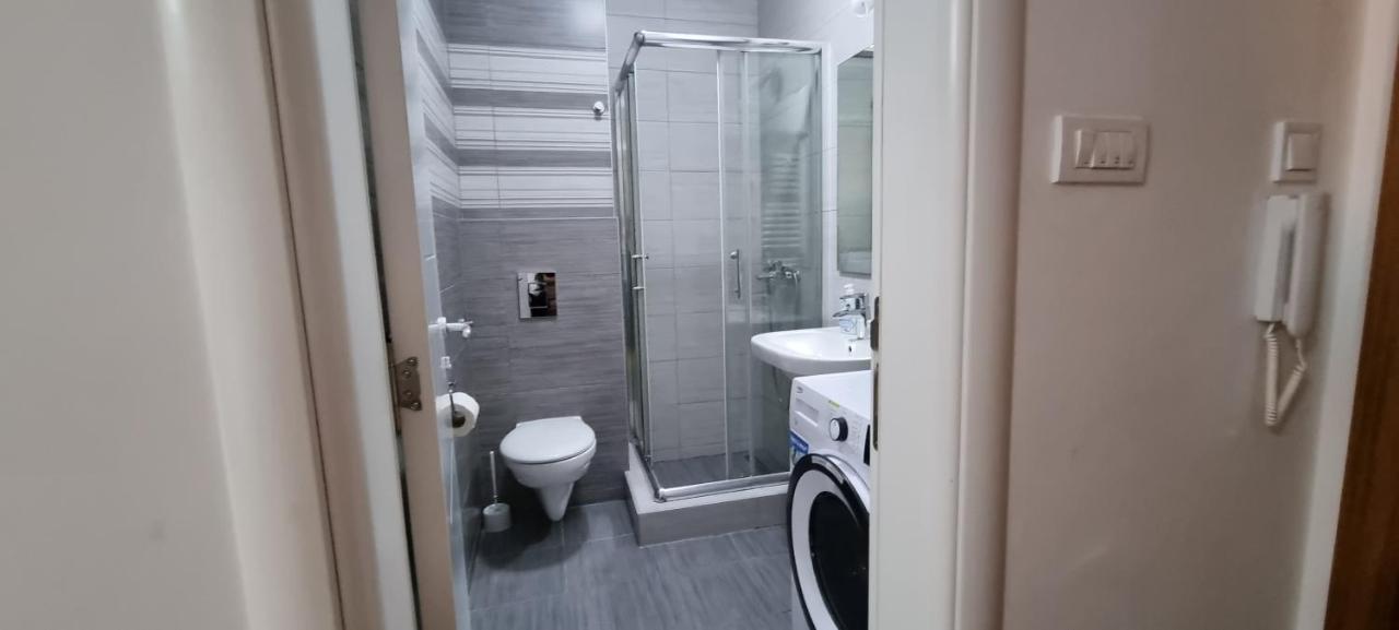 Grove II Apartment = Strict City Centre Novi Sad Bagian luar foto
